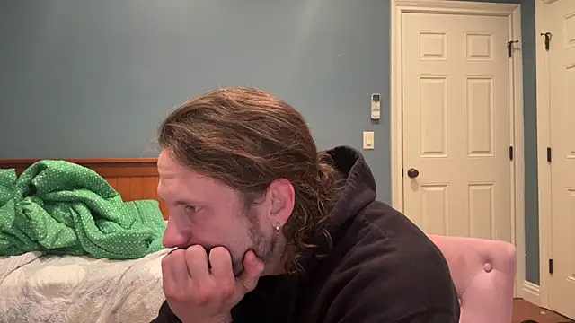 Snapshot of alexmannd chatting on 12/20/24, 01:33 alexmannd online show from 12/20/24, 01:33