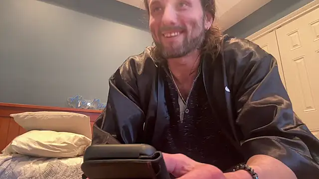 Snapshot of alexmannd chatting on 12/24/24, 02:01 alexmannd online show from 12/24/24, 02:01