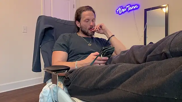 Snapshot of alexmannd chatting on 01/26/25, 01:36 alexmannd online show from 01/26/25, 01:36