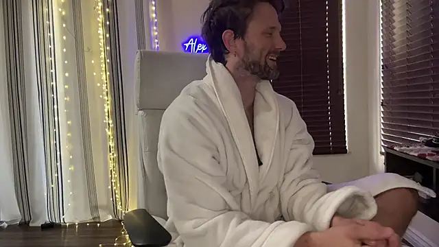 Snapshot of alexmannd chatting on 10/03/25, 04:15 alexmannd online show from 10/03/25, 04:15