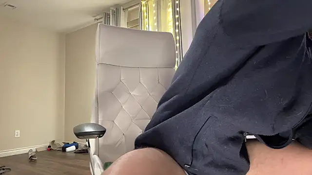 Snapshot of alexmannd chatting on 10/31/25, 04:52 alexmannd online show from 10/31/25, 04:52