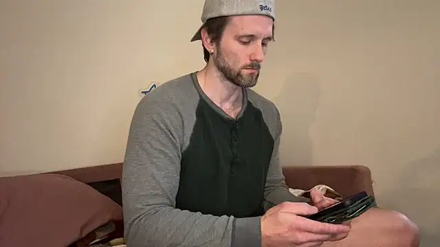 Snapshot of alexmannd chatting on 11/12/25, 05:35 alexmannd online show from 11/12/25, 05:35