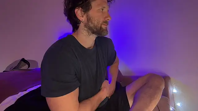 Snapshot of alexmannd chatting on 11/27/25, 02:30 alexmannd online show from 11/27/25, 02:30