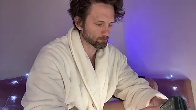 Snapshot of alexmannd chatting on 12/03/25, 05:33 alexmannd online show from 12/03/25, 05:33