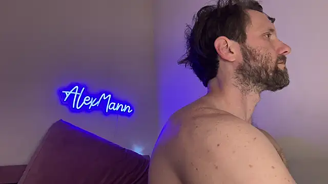 Snapshot of alexmannd chatting on 12/13/25, 07:53 alexmannd online show from 12/13/25, 07:53