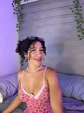 Snapshot of Lovely_Janeth chatting on 04/22/26, 02:03 Lovely Janeth online show from 04/22/26, 02:03