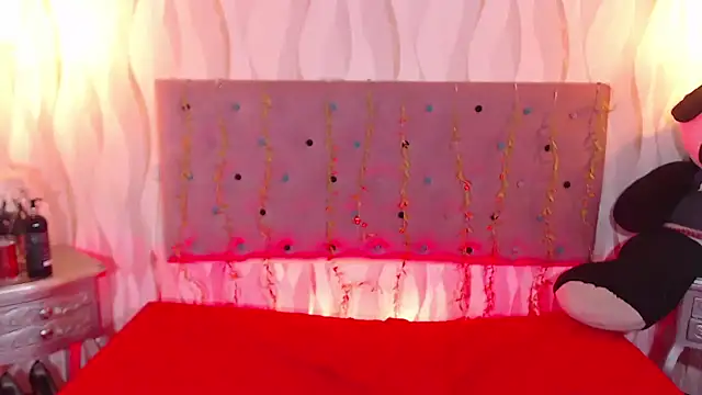 IsabelaLatina online show from 10/19/25, 07:36