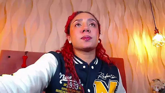 IsabelaLatina online show from 02/05/26, 04:28