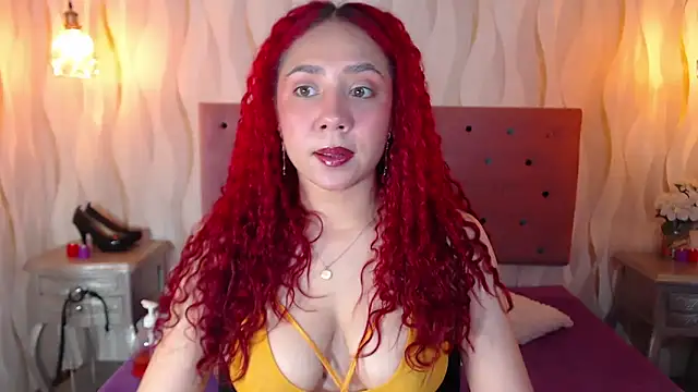 Snapshot of IsabelaLatina chatting on 03/17/26, 02:20 IsabelaLatina online show from 03/17/26, 02:20