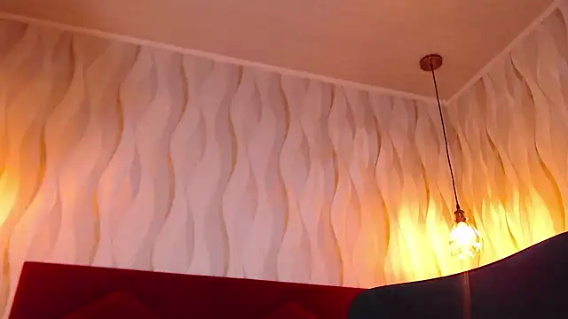 Snapshot of IsabelaLatina chatting on 04/14/26, 02:56 IsabelaLatina online show from 04/14/26, 02:56