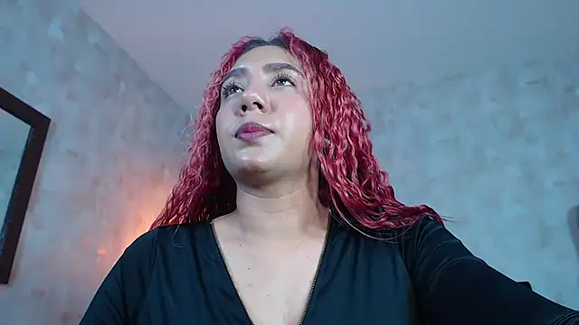 Snapshot of IsabelaLatina chatting on 06/17/26, 06:38 IsabelaLatina online show from 06/17/26, 06:38