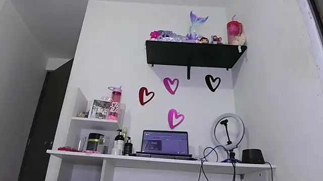 Snapshot of ari_sexy1 chatting on 09/20/25, 01:39 ari sexy1 online show from 09/20/25, 01:39