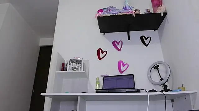 Snapshot of ari_sexy1 chatting on 10/01/25, 03:23 ari sexy1 online show from 10/01/25, 03:23