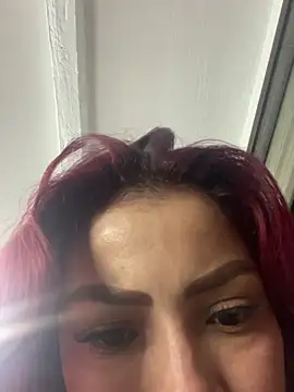 Snapshot of ari_sexy1 chatting on 04/11/26, 02:27 ari sexy1 online show from 04/11/26, 02:27