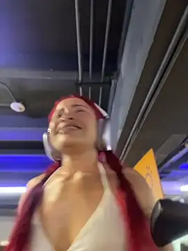 Snapshot of ari_sexy1 chatting on 04/23/26, 08:44 ari sexy1 online show from 04/23/26, 08:44