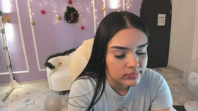 Snapshot of martinasaez chatting on 12/18/24, 08:03 martinasaez online show from 12/18/24, 08:03