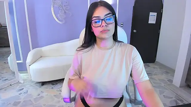 Snapshot of martinasaez chatting on 01/23/25, 07:29 martinasaez online show from 01/23/25, 07:29