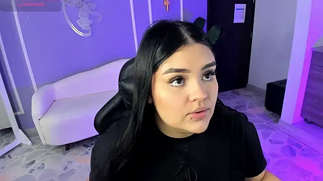 Snapshot of martinasaez chatting on 09/25/25, 07:39 martinasaez online show from 09/25/25, 07:39