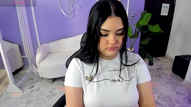 Snapshot of martinasaez chatting on 09/29/25, 07:30 martinasaez online show from 09/29/25, 07:30