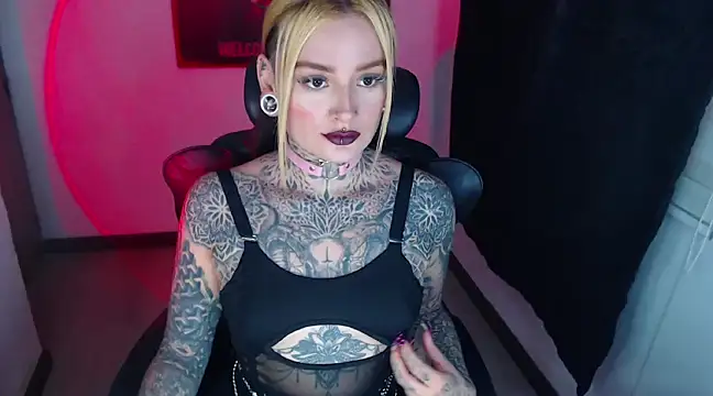 Snapshot of Anaii_Gomez chatting on 01/21/25, 08:32 Anaii Gomez online show from 01/21/25, 08:32