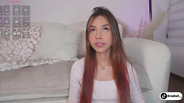 Snapshot of Ariadna5 chatting on 02/21/26, 04:02 Ariadna5 online show from 02/21/26, 04:02