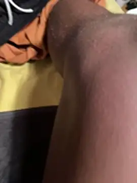 Snapshot of la_chiennete chatting on 04/05/26, 11:02 la chiennete online show from 04/05/26, 11:02