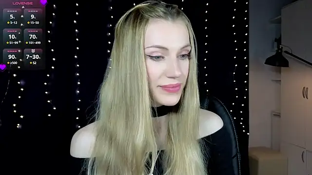 Snapshot of Lilianna_Just chatting on 02/25/25, 04:21 Lilianna Just online show from 02/25/25, 04:21