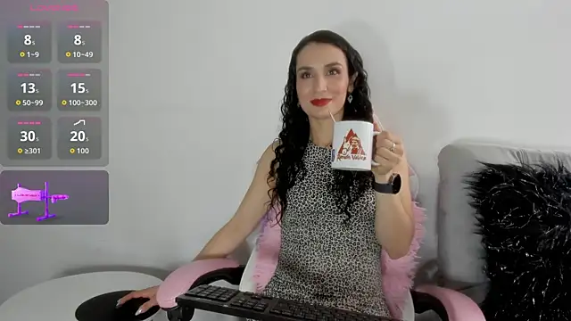 Layla Sia online show from 09/19/25, 05:13