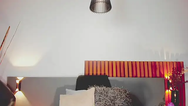 NoraDasilva online show from 02/25/25, 11:55