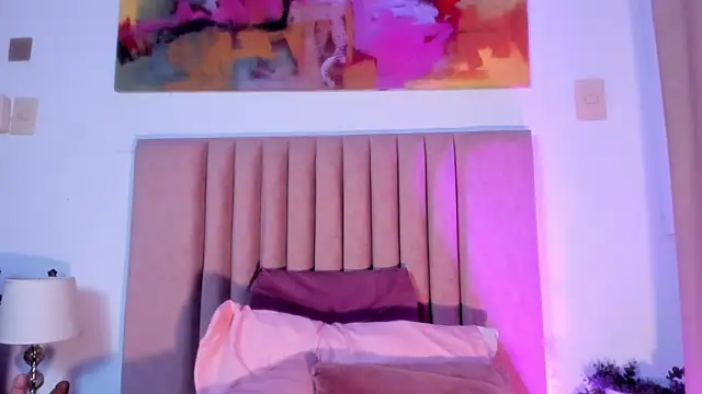 NoraDasilva online show from 03/18/25, 10:58