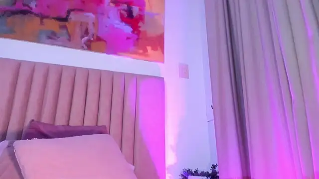 NoraDasilva online show from 03/19/25, 02:05