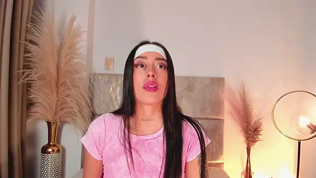 NoraDasilva online show from 10/03/25, 12:29