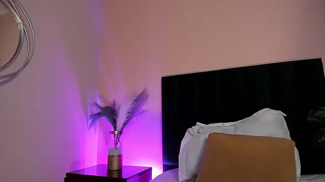 NoraDasilva online show from 12/20/25, 12:40