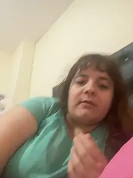 Snapshot of Bombon_ok chatting on 10/28/25, 02:48 Bombon ok online show from 10/28/25, 02:48