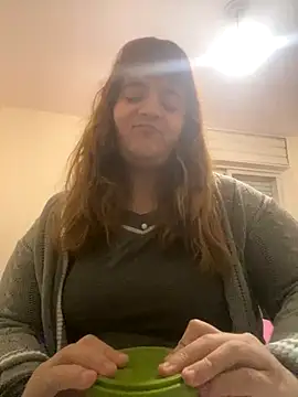 Snapshot of Bombon_ok chatting on 10/29/25, 02:58 Bombon ok online show from 10/29/25, 02:58