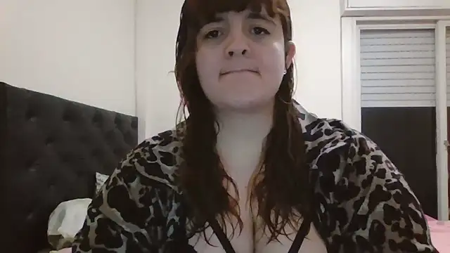 Snapshot of Bombon_ok chatting on 11/02/25, 04:37 Bombon ok online show from 11/02/25, 04:37