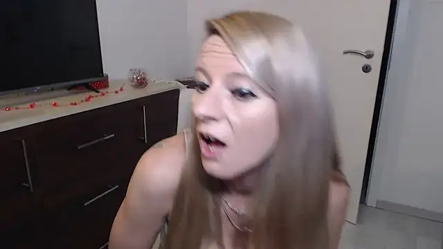 LaMadrina006 online show from 12/19/24, 01:50