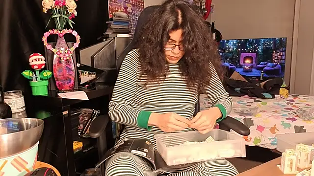 Snapshot of ShinyCherub chatting on 02/16/25, 09:59 ShinyCherub online show from 02/16/25, 09:59