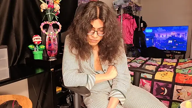 Snapshot of ShinyCherub chatting on 02/19/25, 03:27 ShinyCherub online show from 02/19/25, 03:27