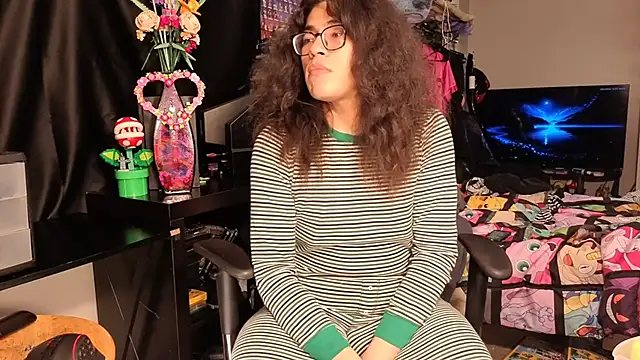 Snapshot of ShinyCherub chatting on 02/20/25, 07:55 ShinyCherub online show from 02/20/25, 07:55