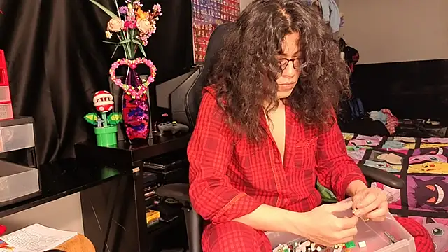 Snapshot of ShinyCherub chatting on 02/21/25, 08:40 ShinyCherub online show from 02/21/25, 08:40