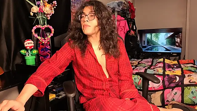 Snapshot of ShinyCherub chatting on 02/23/25, 09:26 ShinyCherub online show from 02/23/25, 09:26