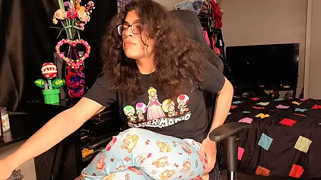 Snapshot of ShinyCherub chatting on 02/25/25, 01:09 ShinyCherub online show from 02/25/25, 01:09