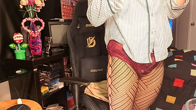 Snapshot of ShinyCherub chatting on 02/26/25, 10:26 ShinyCherub online show from 02/26/25, 10:26