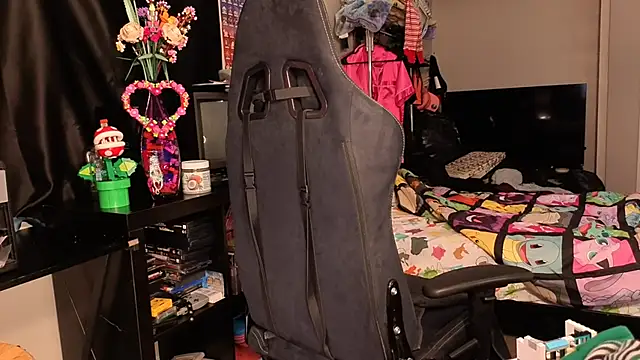 Snapshot of ShinyCherub chatting on 02/28/25, 08:20 ShinyCherub online show from 02/28/25, 08:20