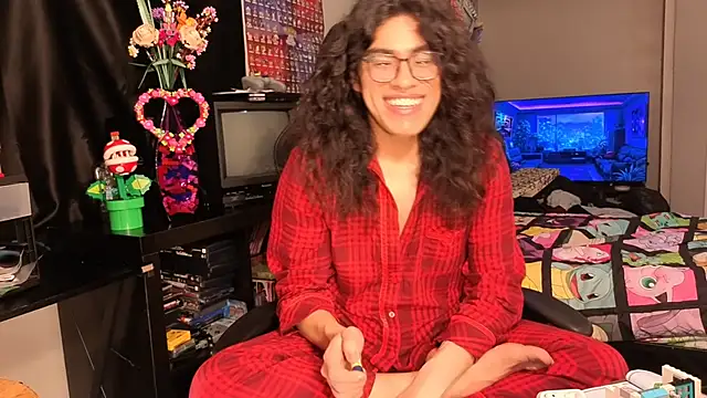 Snapshot of ShinyCherub chatting on 02/28/25, 12:31 ShinyCherub online show from 02/28/25, 12:31