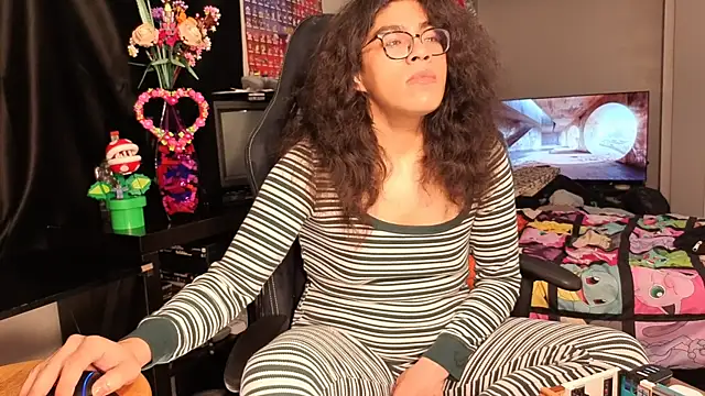 Snapshot of ShinyCherub chatting on 02/28/25, 10:28 ShinyCherub online show from 02/28/25, 10:28