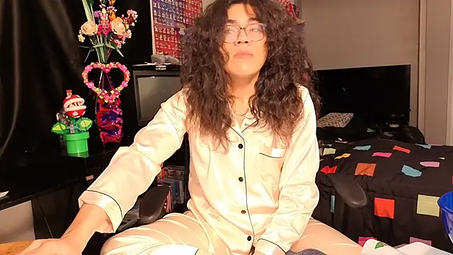 Snapshot of ShinyCherub chatting on 03/02/25, 12:31 ShinyCherub online show from 03/02/25, 12:31