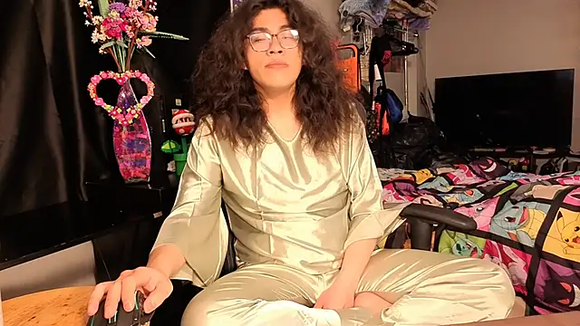 Snapshot of ShinyCherub chatting on 03/06/25, 08:08 ShinyCherub online show from 03/06/25, 08:08