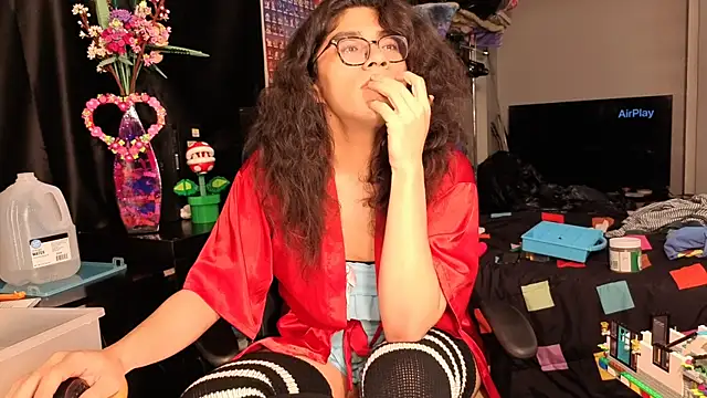 Snapshot of ShinyCherub chatting on 03/09/25, 12:31 ShinyCherub online show from 03/09/25, 12:31